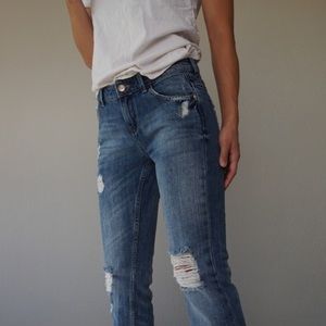 ZARA DISTRESSED JEANS